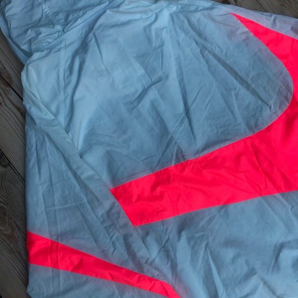 Nike Sportswear Anorak Big Swoosh Hooded Jacket - Picture 12 of 15